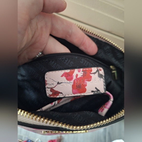 Steve Madden Pink and Red Floral Crossbody Bag - Picture 13 of 16